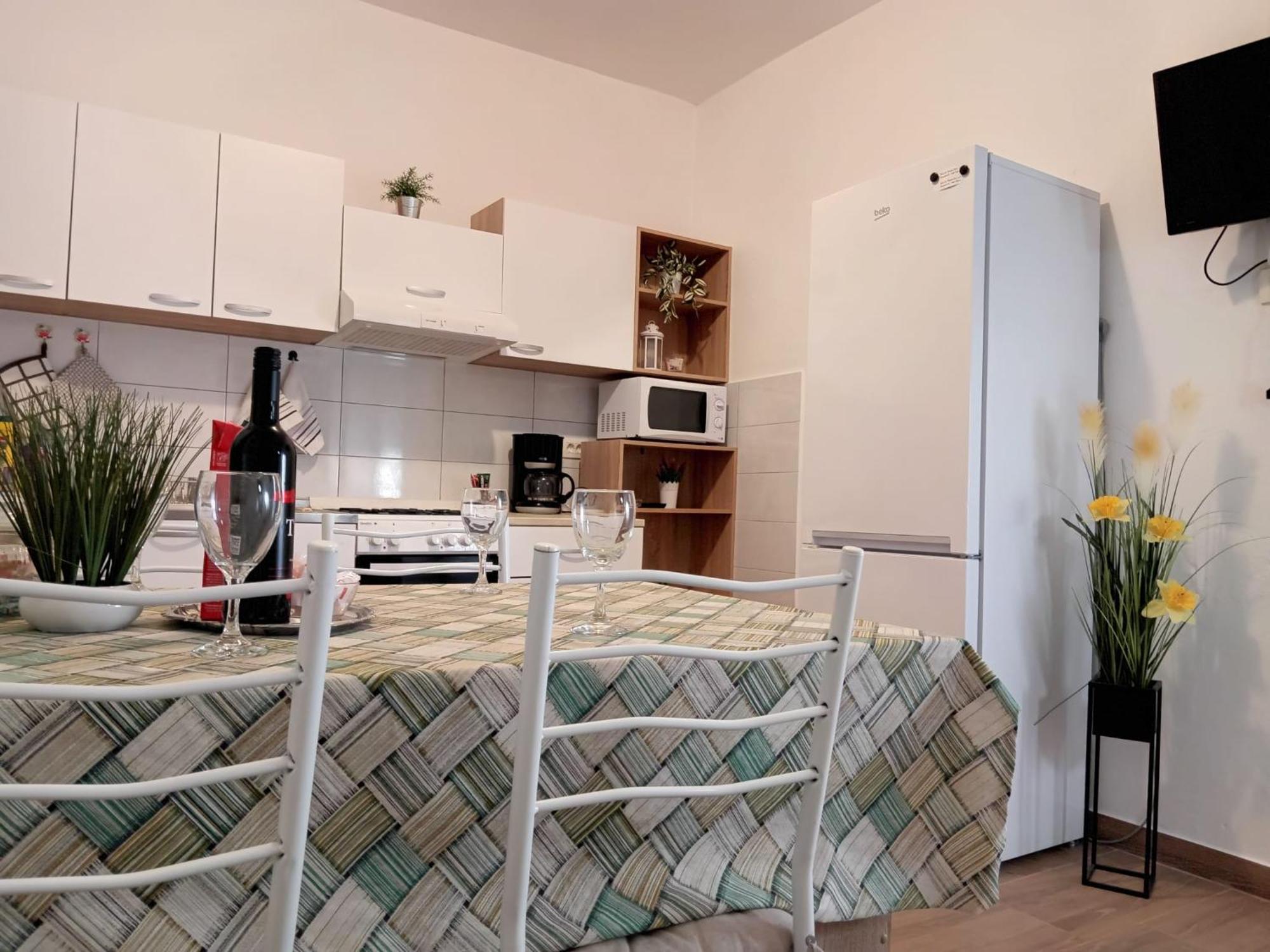 Apartmani Goga Селине Экстерьер фото
